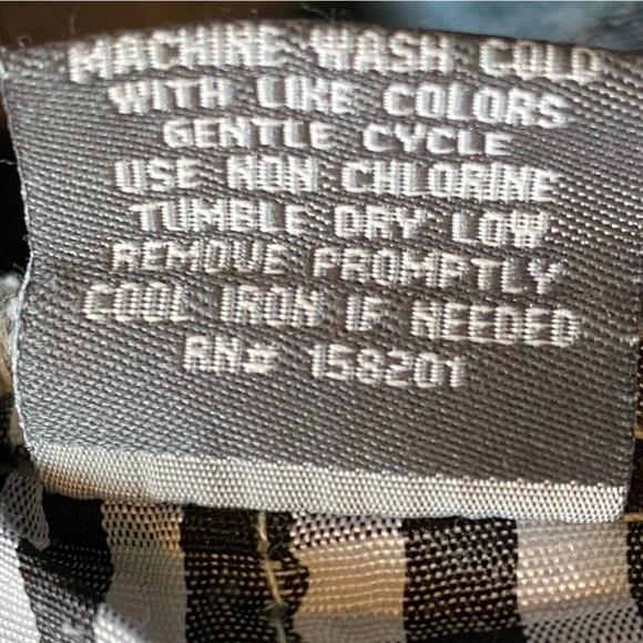 CABI Jean Shorts: High Rise Shorties w/ Black & White Checkered Inner Pockets, 0 - Picture 5 of 12